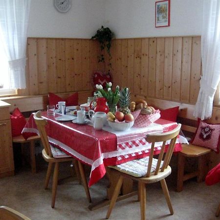 Haus Klinger Apartman Gaschurn Szoba fotó